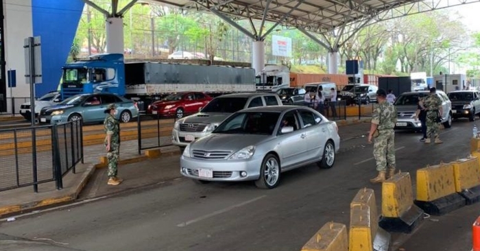 Registran más de 11.000 salidas de viajeros por el Puente de la Amistad con destino a Brasil